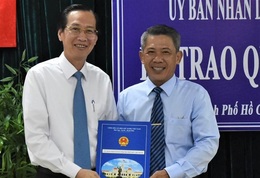 Ong Vo Van Duc lam Chu tich UBND quan 3 hinh anh