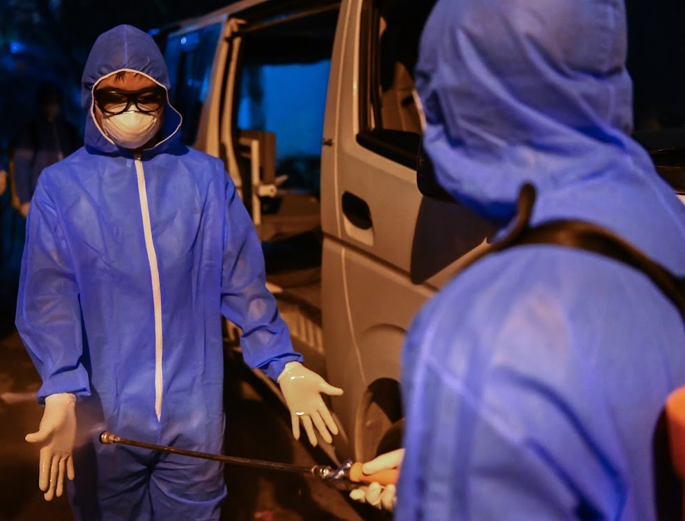 Quan Tan Phu tiep tuc phong toa 8 can nha hinh anh