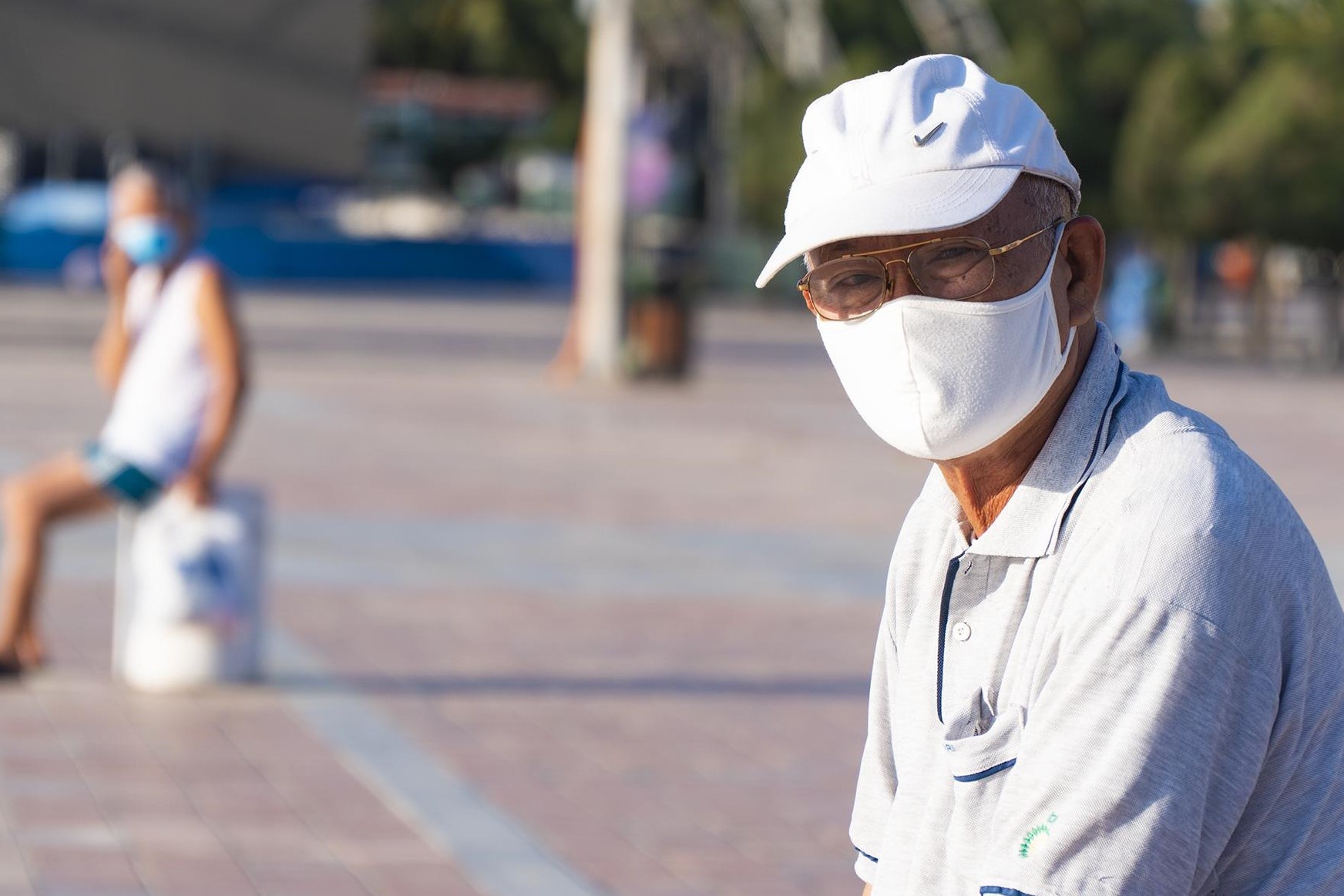 Tu 5/8, TP.HCM phat nguoi khong deo khau trang noi cong cong hinh anh