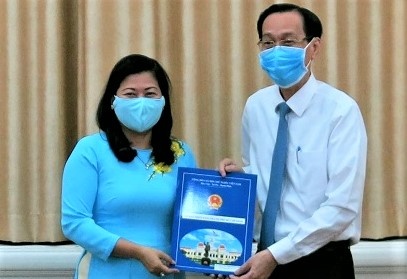 Ba Nguyen Thi Hong Tham lam Pho giam doc So Noi vu TP.HCM hinh anh