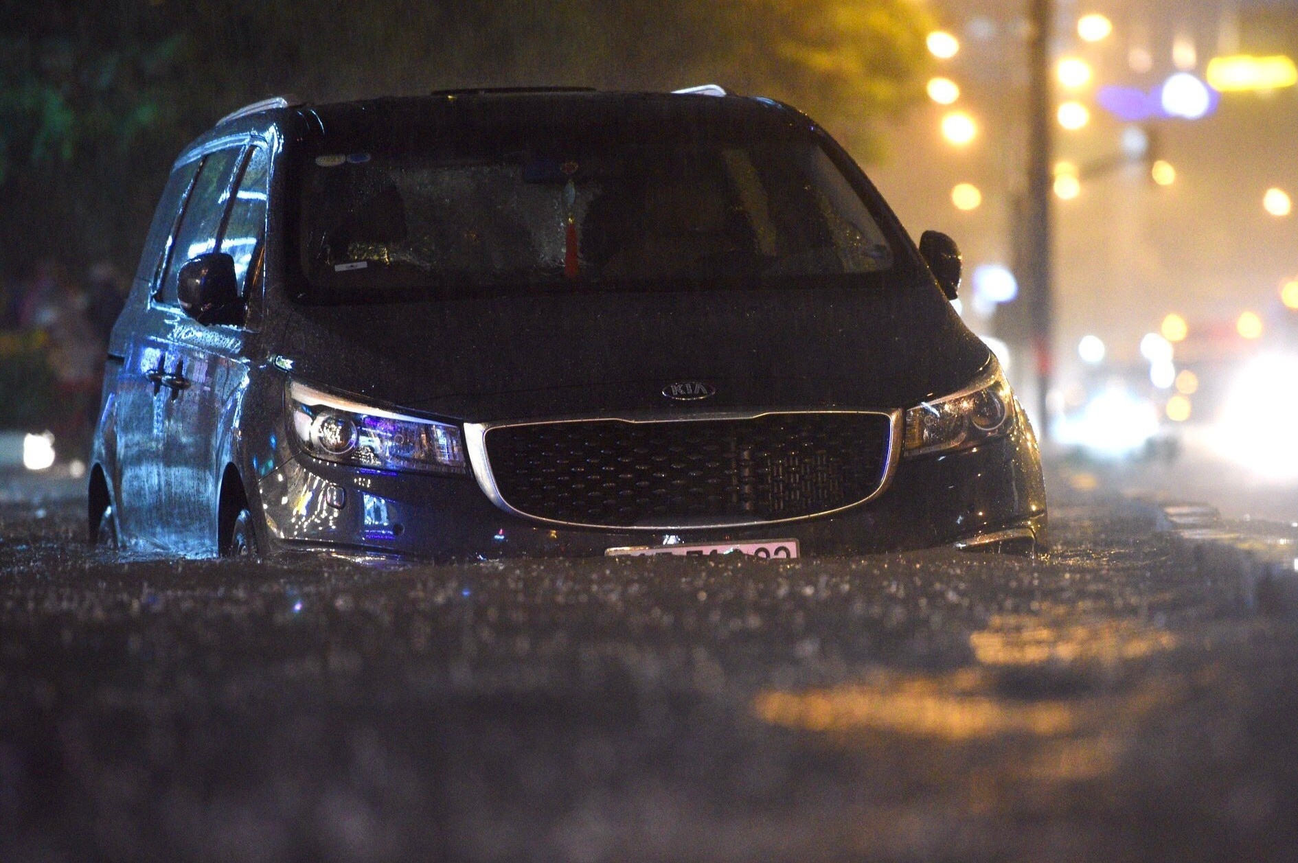 Vi sao TP.HCM mua nhu trut nuoc, gay ngap nhieu noi? hinh anh