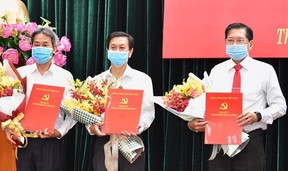 Chu tich quan Thu Duc duoc dieu ve Thanh uy TP.HCM sau khi bi ky luat hinh anh