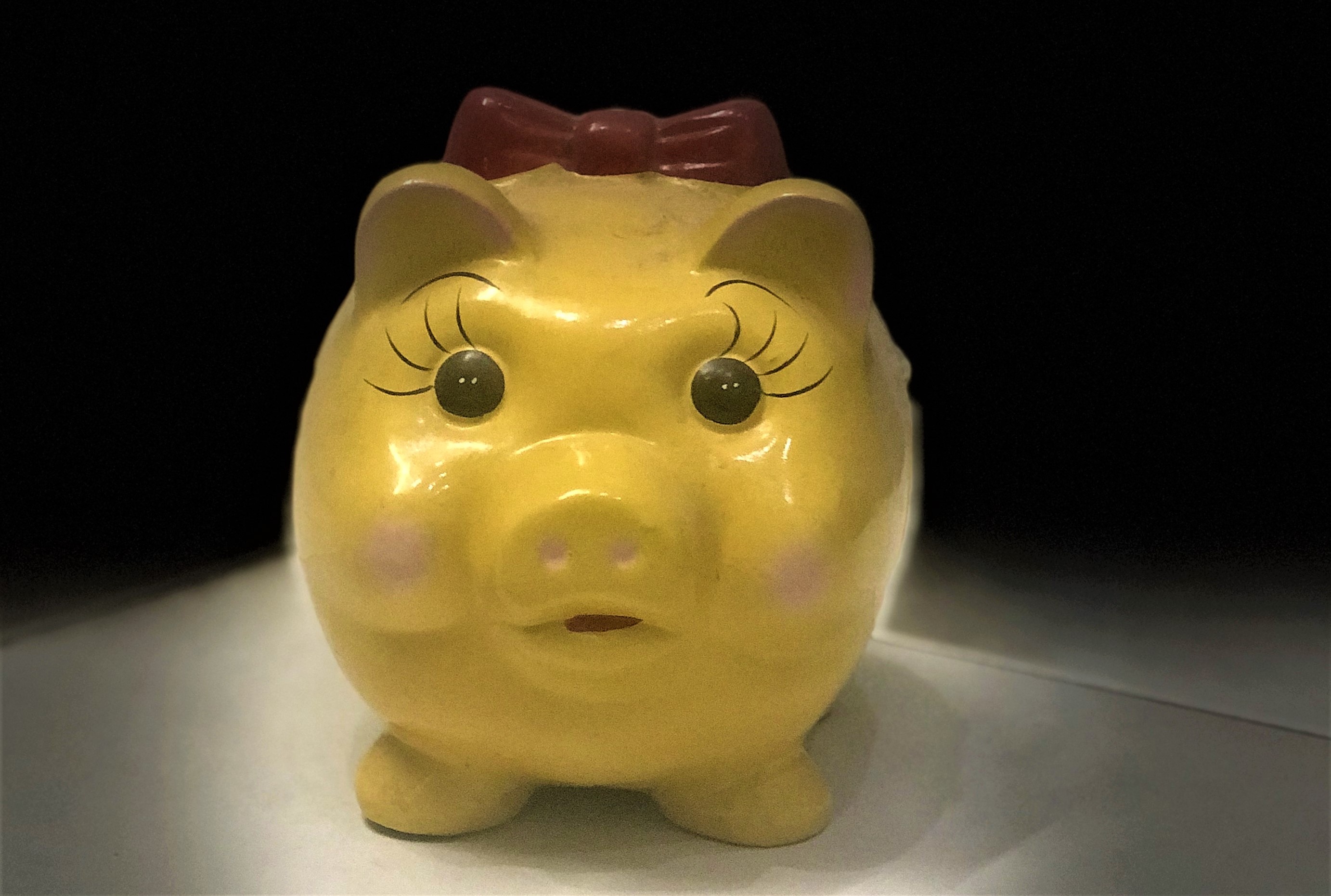 Nu bi cao danh trao heo dat tiet kiem cua chu quan pho hinh anh