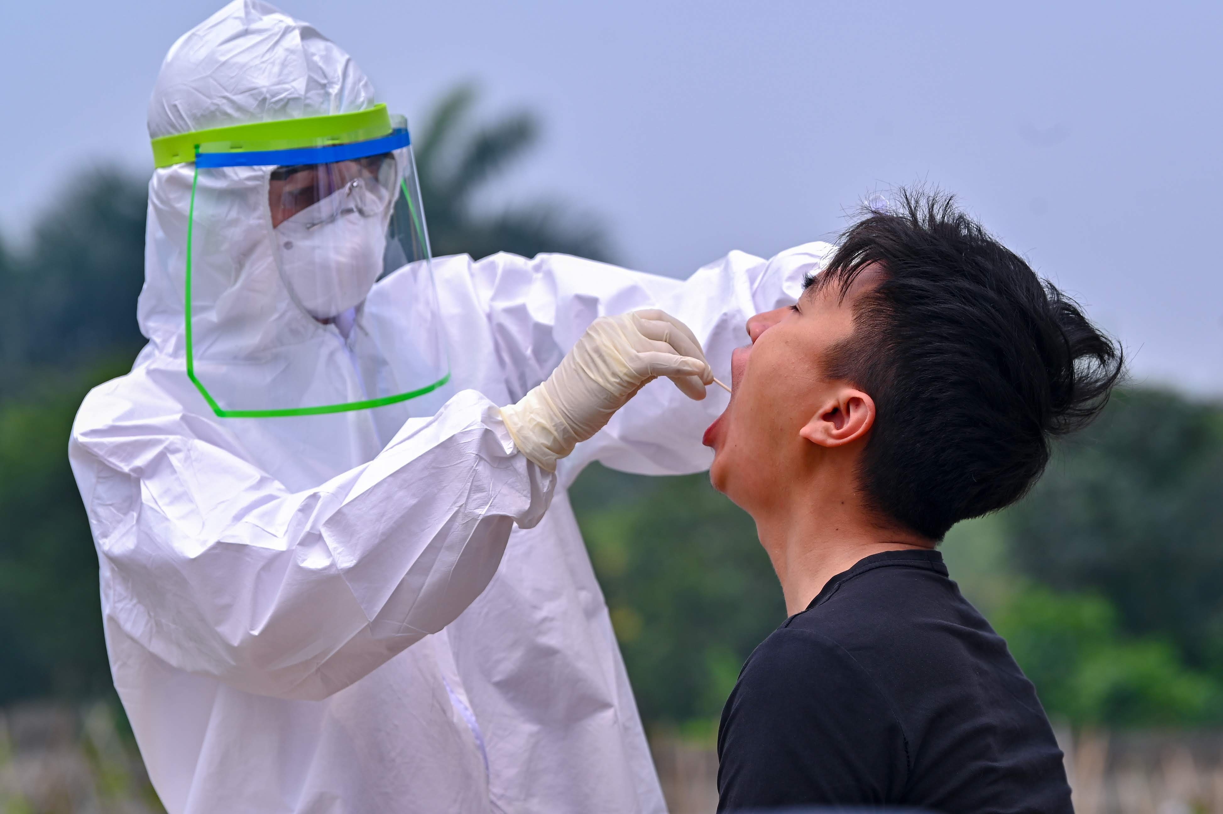 Nguoi Ha Noi vao TP.HCM phai cach ly, xet nghiem nhu the nao? hinh anh