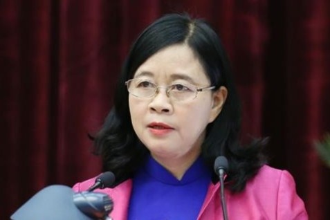 Tieu su ba Bui Thi Minh Hoai, nu Uy vien Bo Chinh tri duy nhat hinh anh