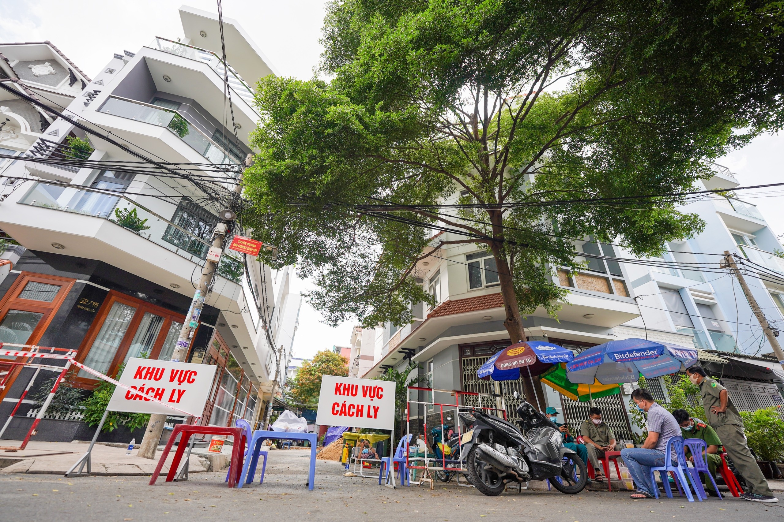 Phong  toa quan Tan Phu anh 1