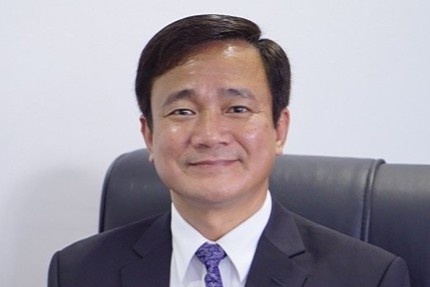 Tam dinh chi cong tac Hieu truong Dai hoc Ton Duc Thang hinh anh