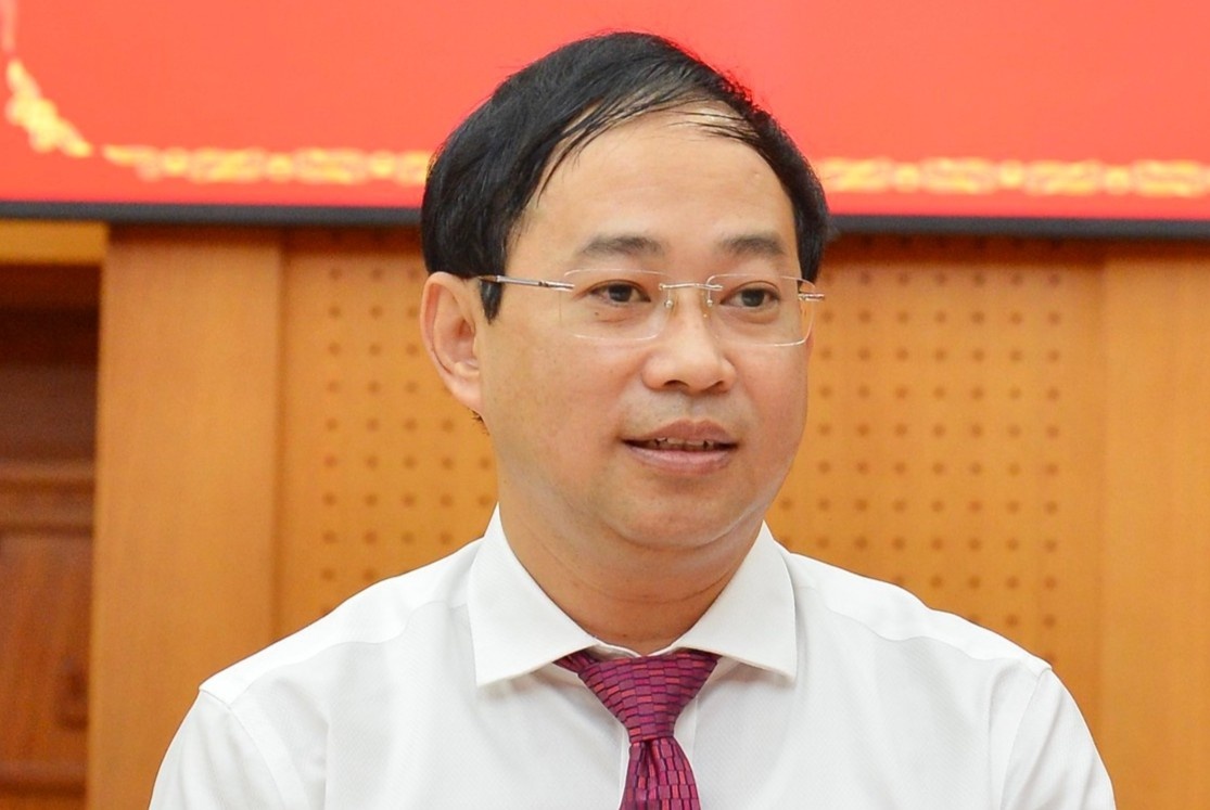 Ong Dao Gia Vuong lam Chu tich UBND huyen Binh Chanh hinh anh