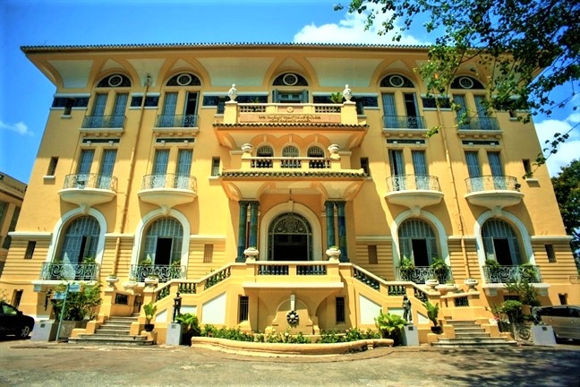 Bao tang My thuat TP.HCM nghieng, lun hinh anh