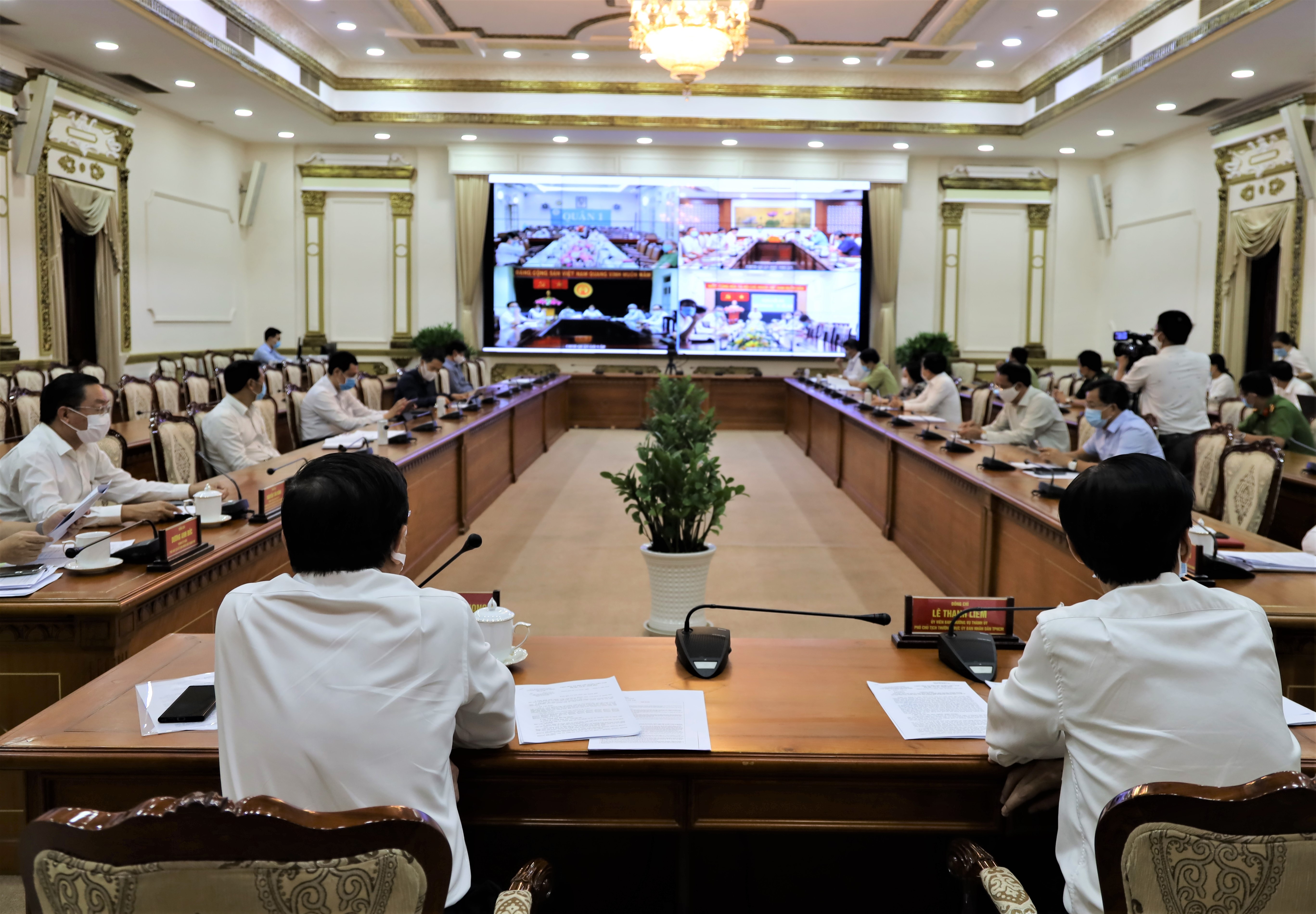 Mac Covid19 tai HCM anh 1