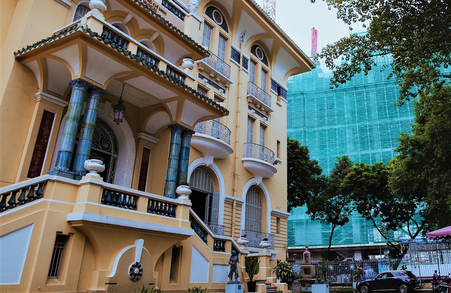 Khac phuc khan cap Bao tang My Thuat TP.HCM hinh anh