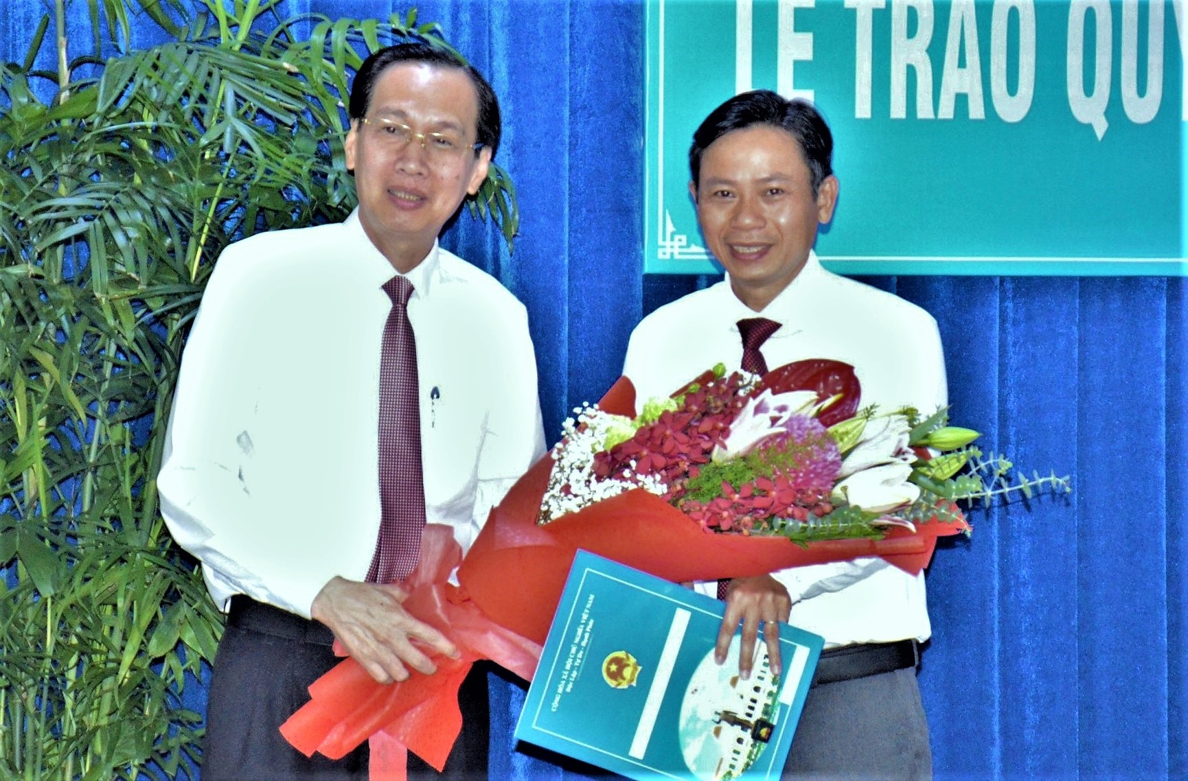 Chu tich UBND huyen Binh Chanh anh 1