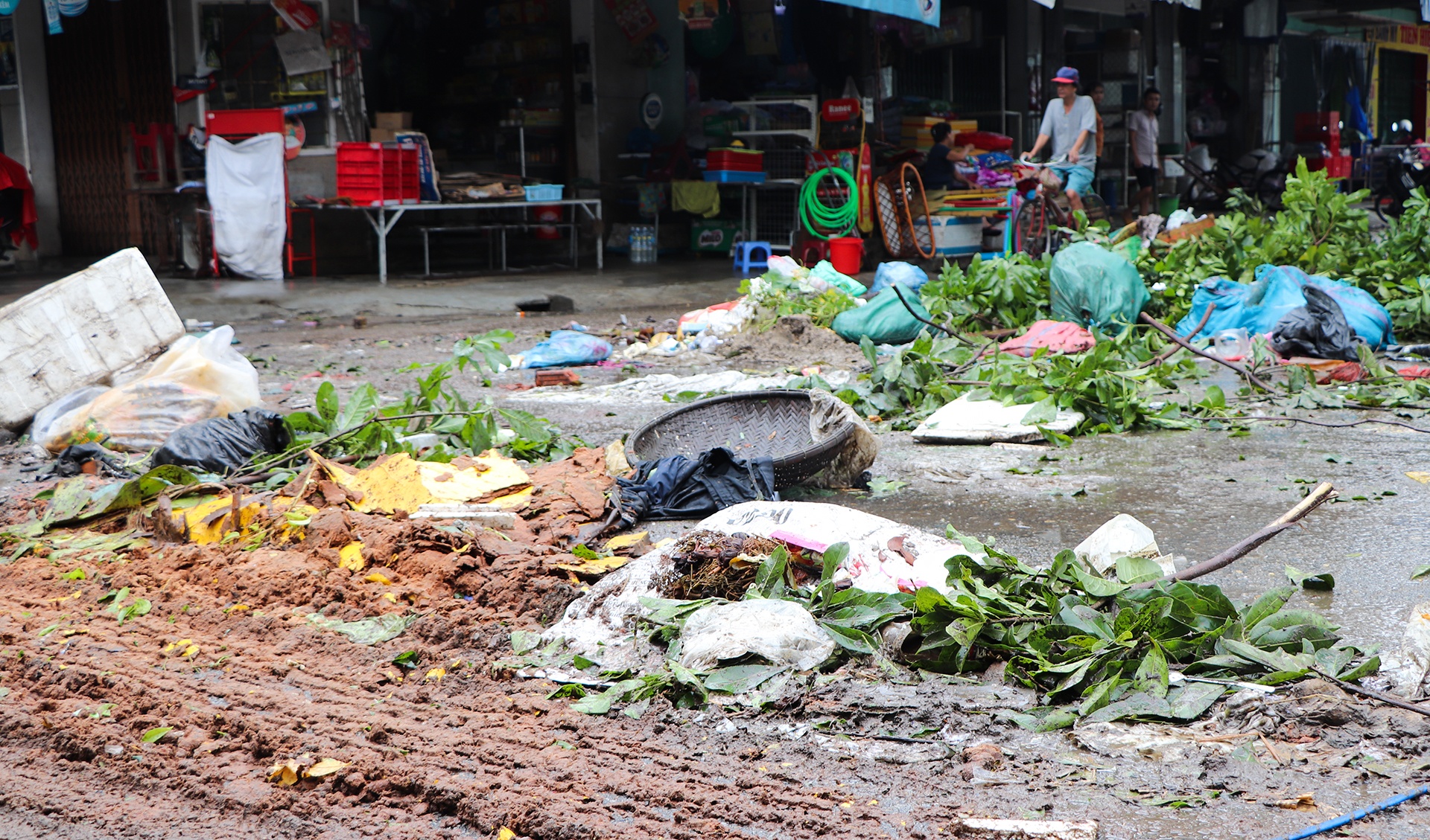 Lu ngap Tam Ky anh 2