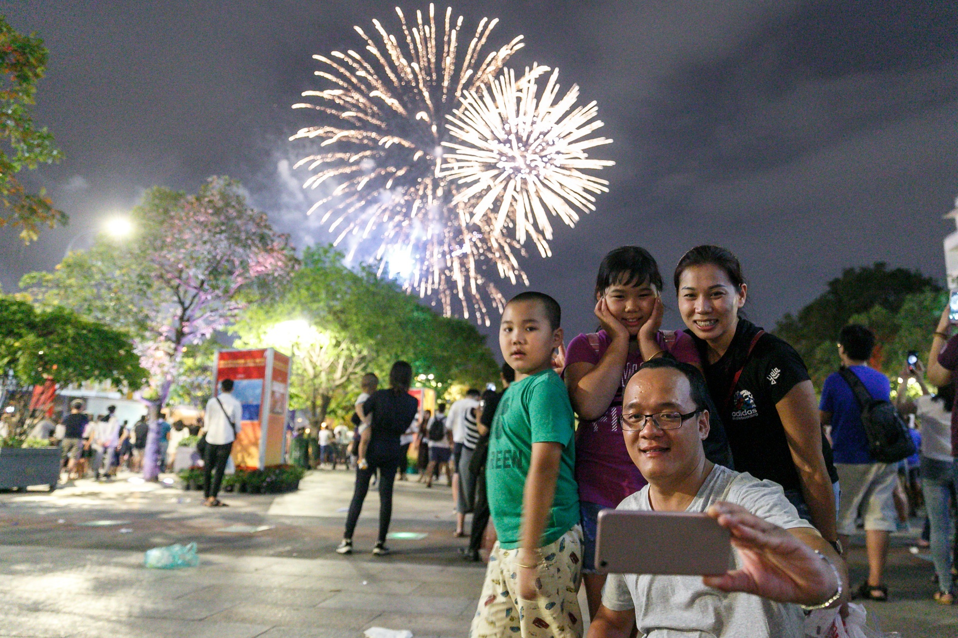 De xuat mo them pho di bo o trung tam TP.HCM hinh anh