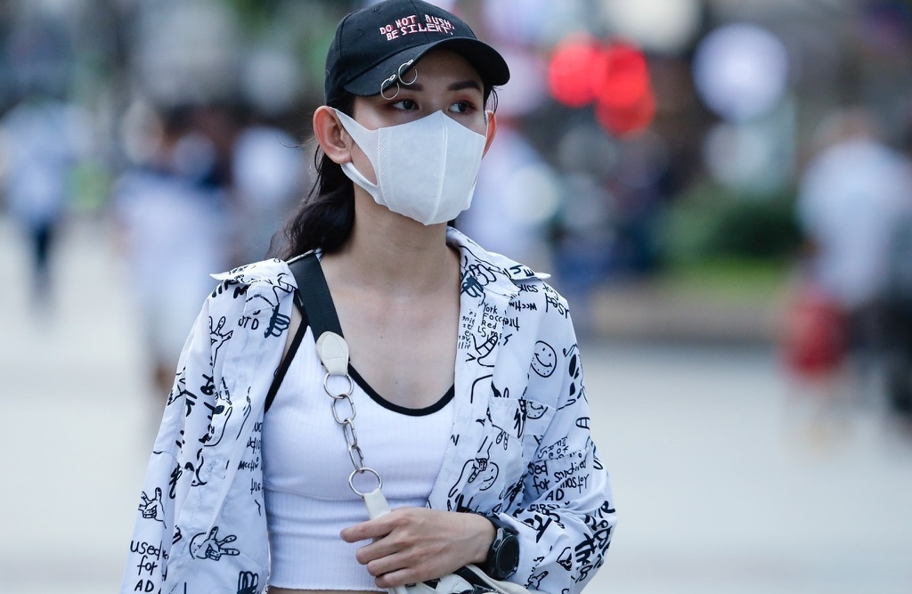 TP.HCM yeu cau nguoi dan deo khau trang, han che tu tap hinh anh