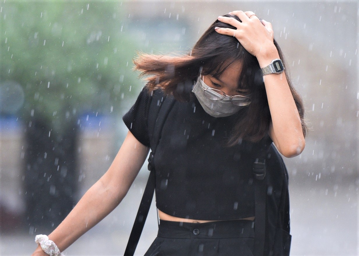 Vi sao TP.HCM yeu cau nguoi dan deo khau trang, han che tu tap? hinh anh