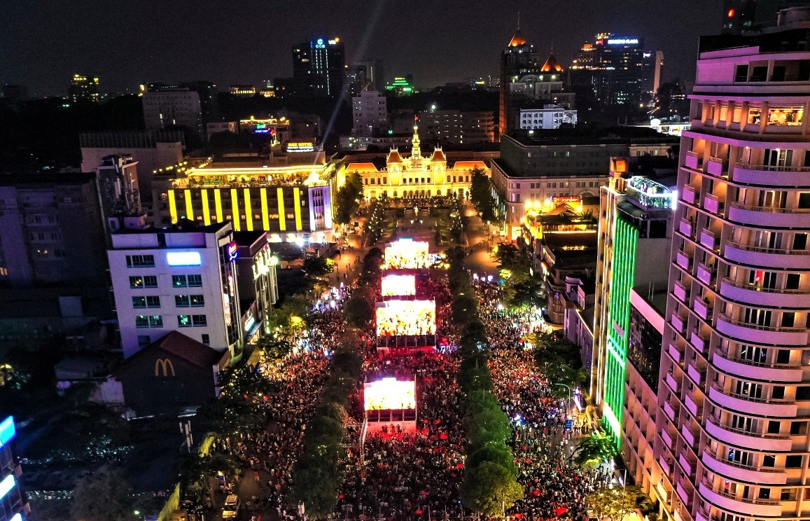 Cam duong Nguyen Hue anh 1