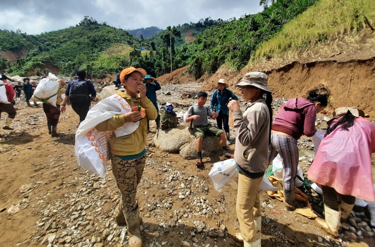 Tiep te nguoi dan Quang Nam anh 6