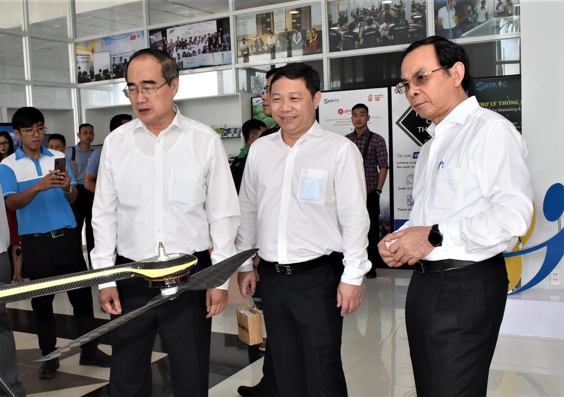 Phat trien khu cong nghe cao HCM anh 2