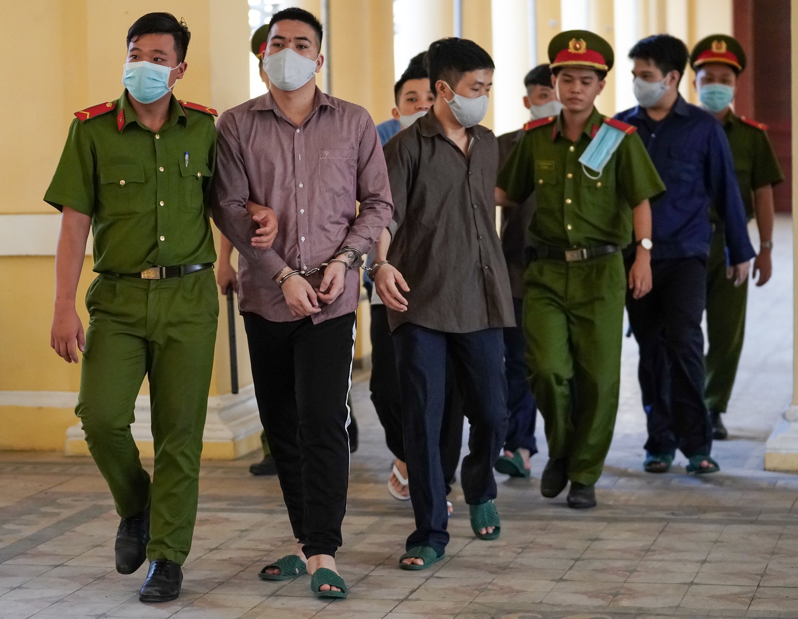 Hinh phat cho Ty Ba Dom anh 2