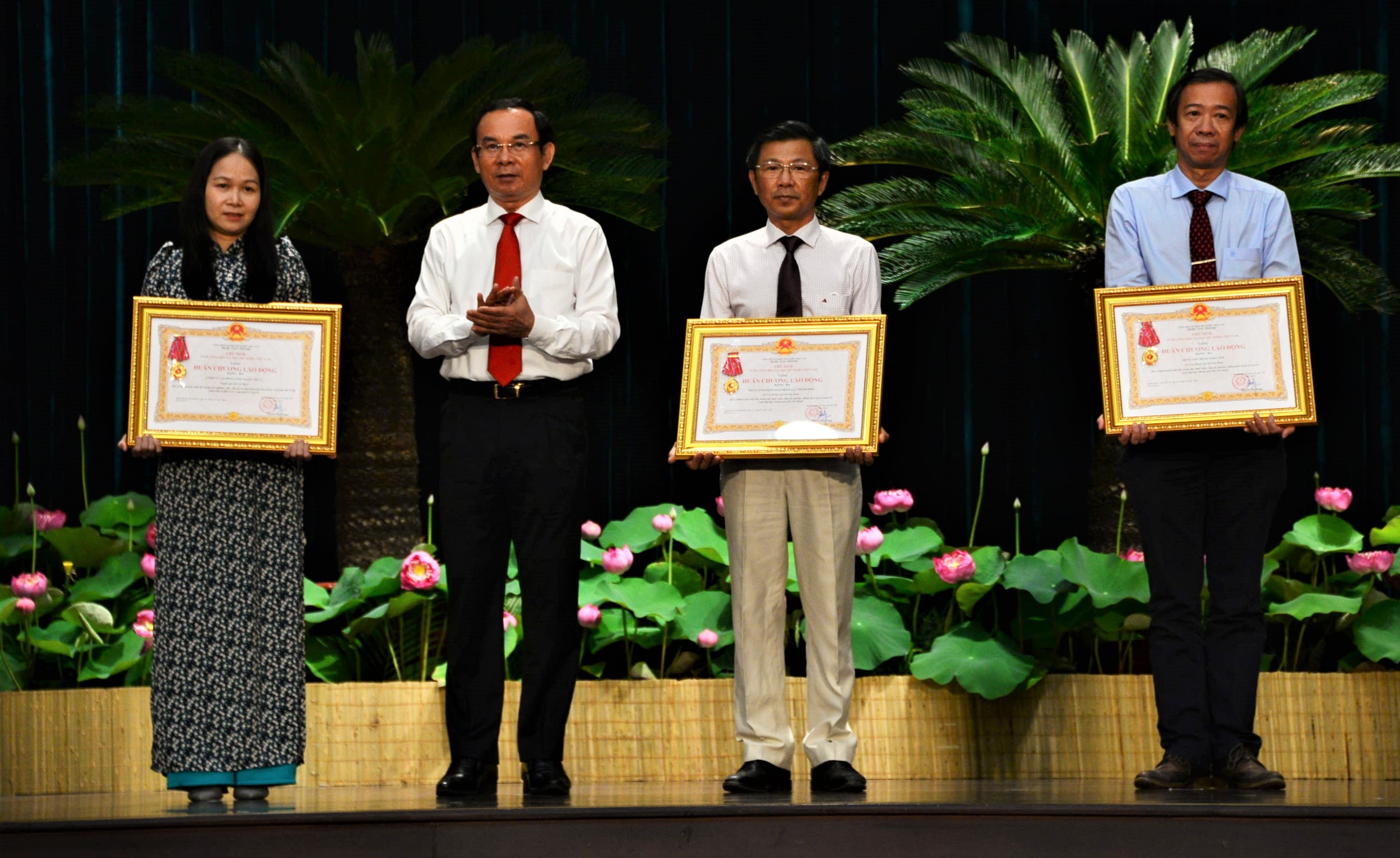 Khen thuong HCDC anh 1