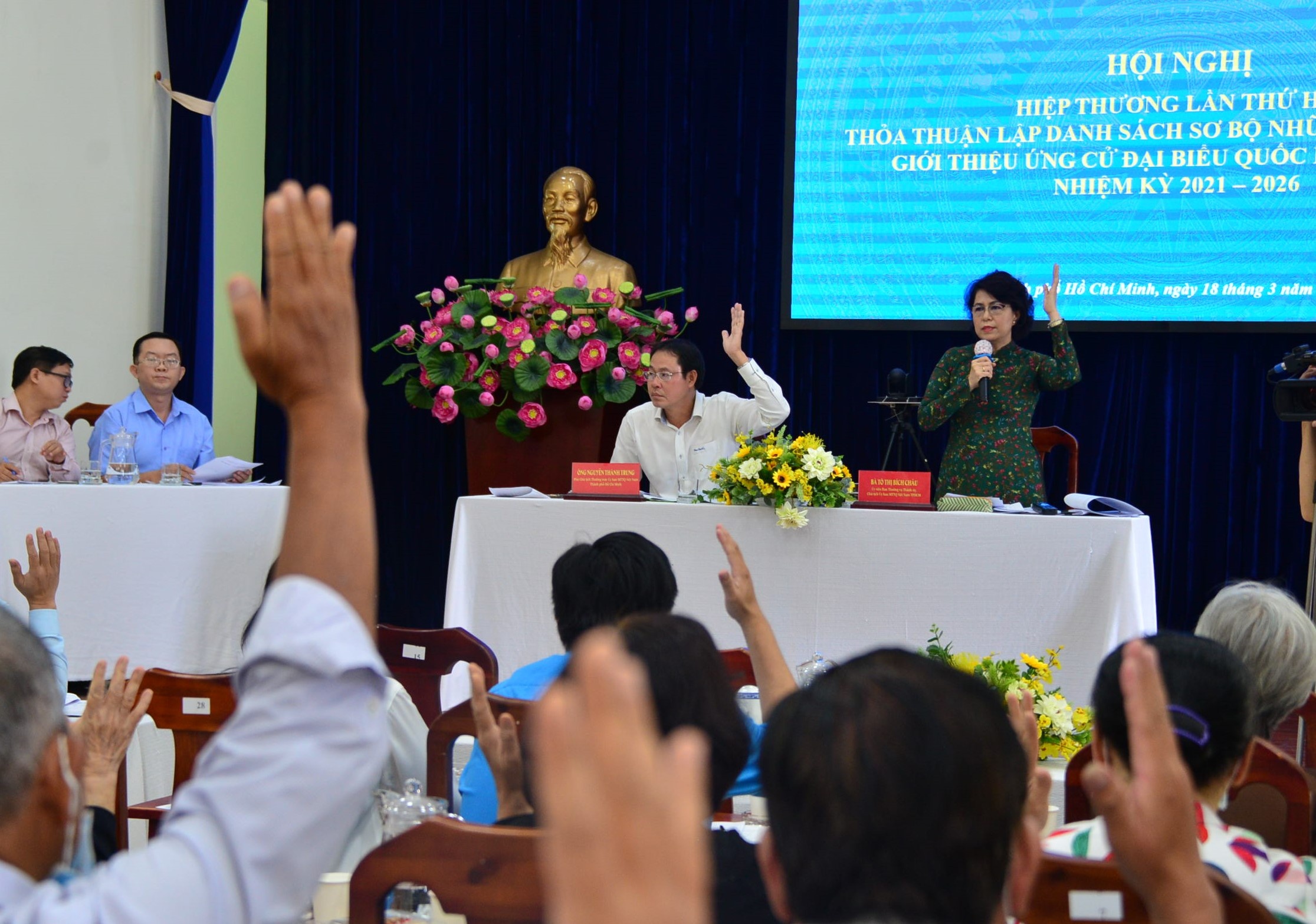 Bau cu Quoc hoi HCM anh 1