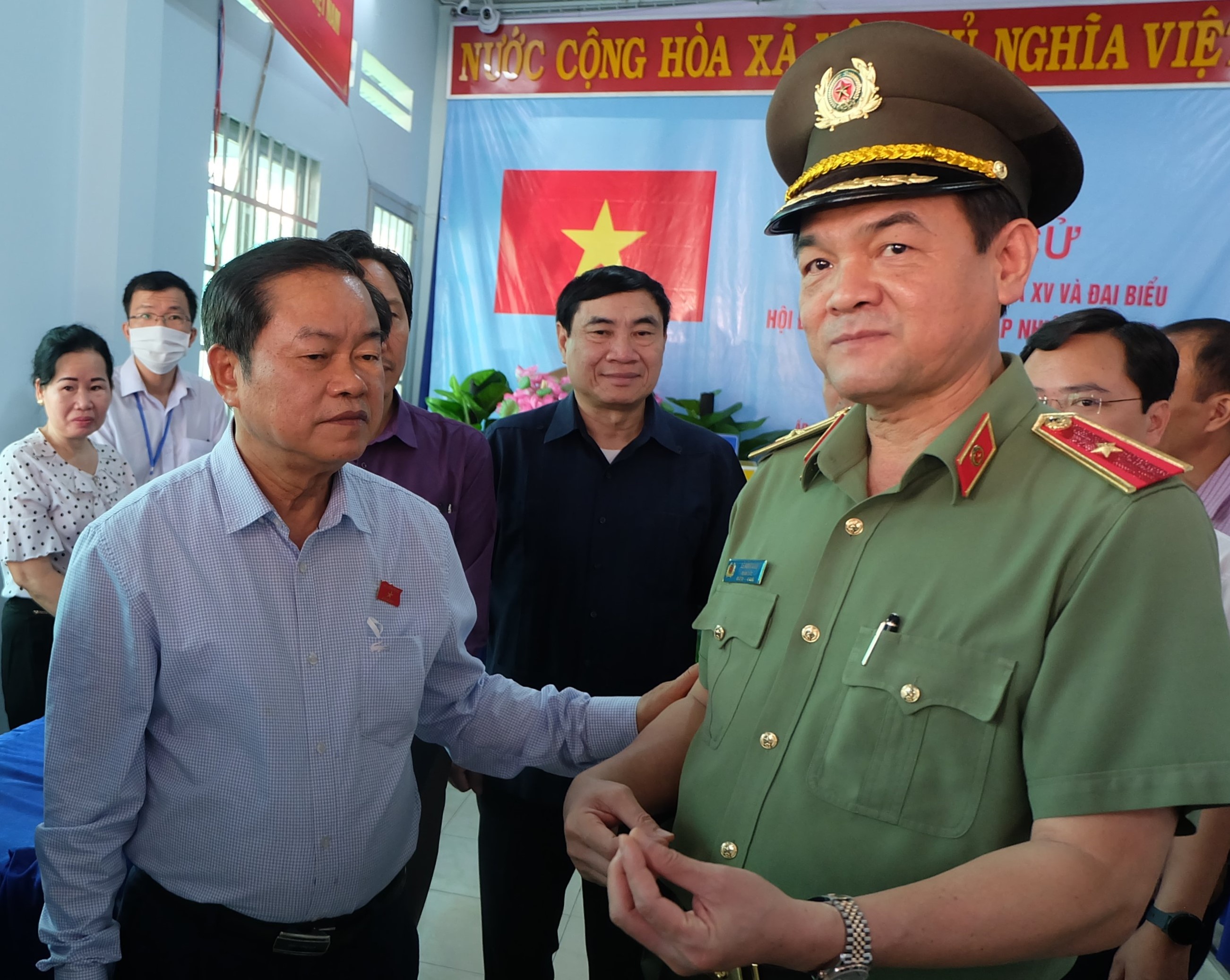 Pho chu tich Quoc hoi Do Ba Ty kiem tra cong tac bau cu tai TP.HCM hinh anh