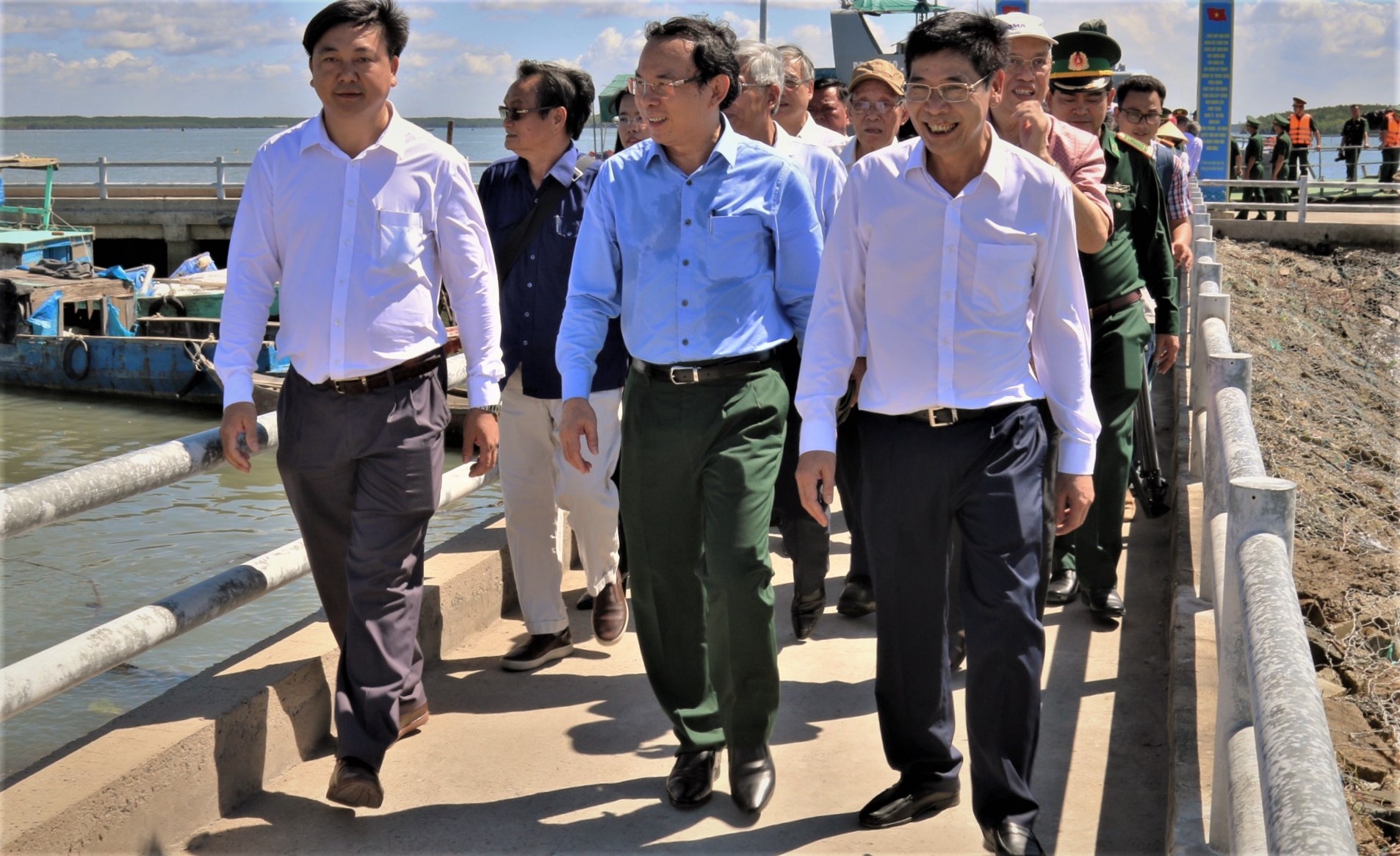 Bi thu Nen tham Can Gi anh 1