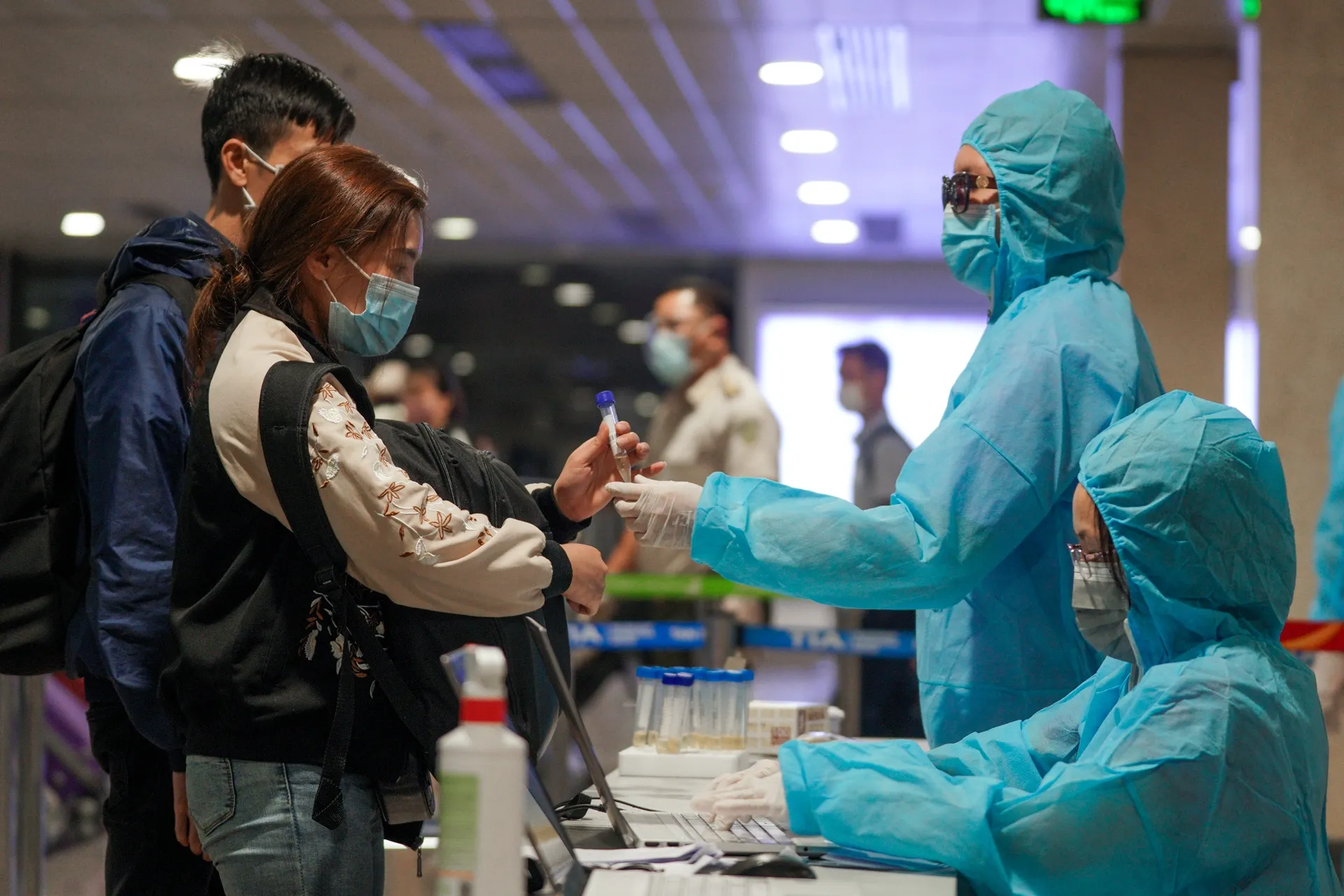 TP.HCM cach ly tap trung nguoi den tu 2 xa thuoc Hung Yen, Ha Nam hinh anh