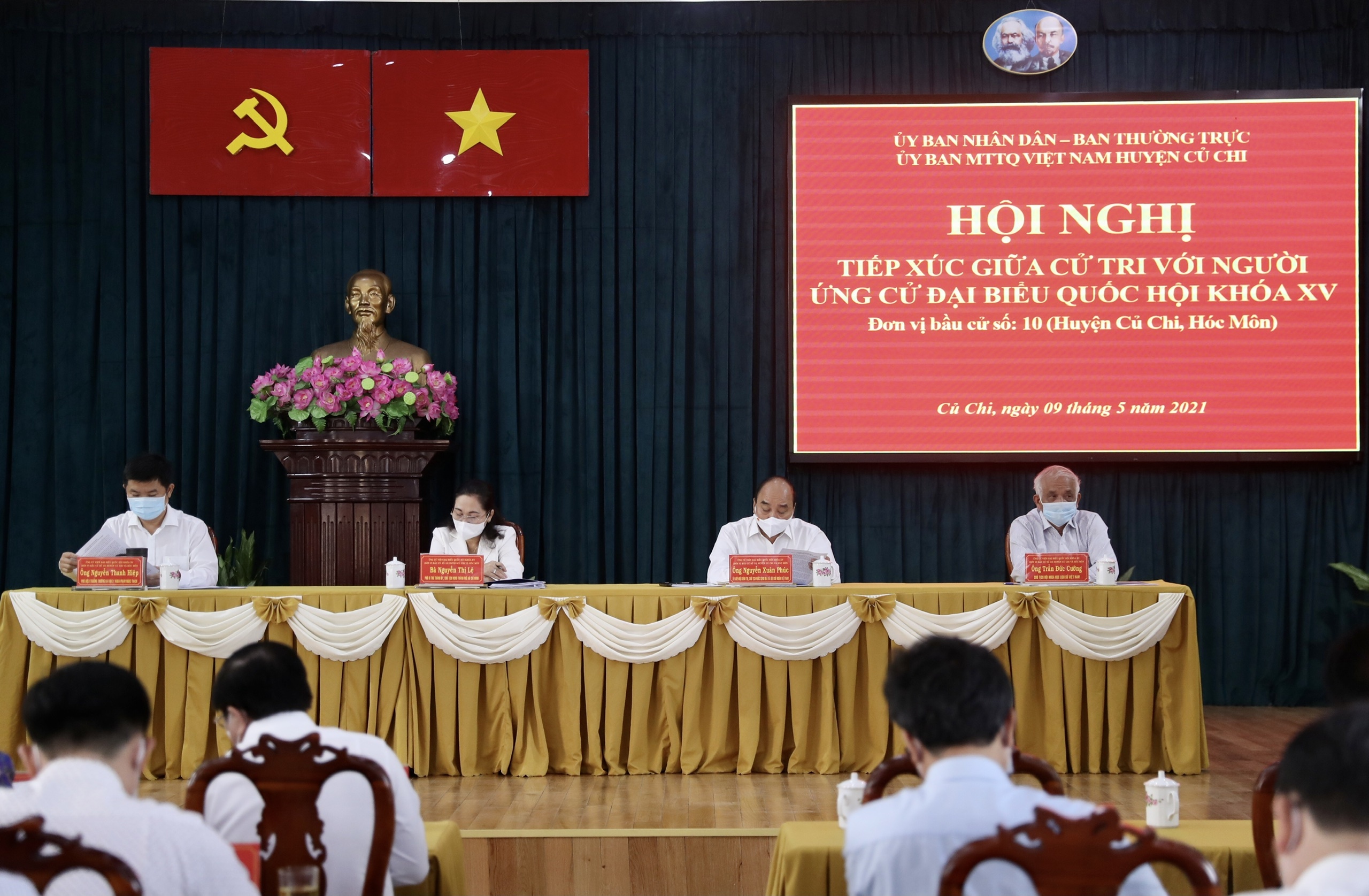 Chu tich nuoc tiep xuc cu tri anh 7