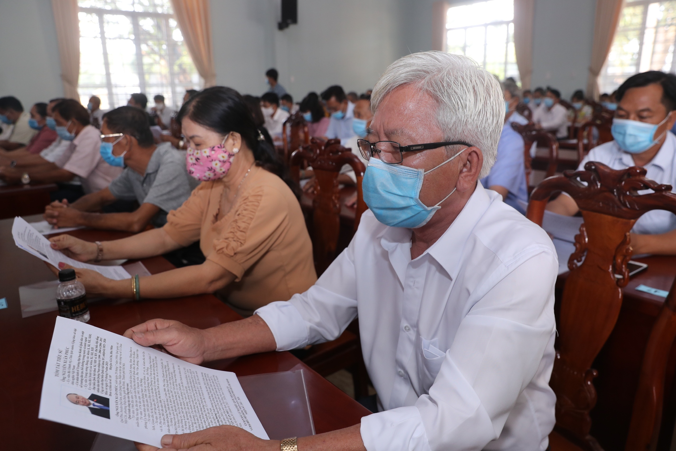 Chu tich nuoc tiep xuc cu tri anh 9