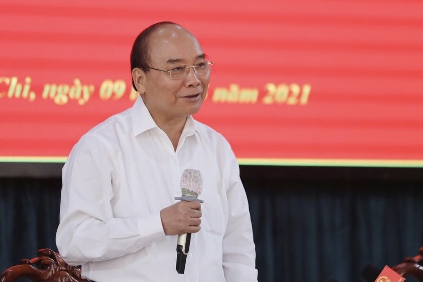 Chu tich nuoc Nguyen Xuan Phuc tiep xuc cu tri huyen Cu Chi hinh anh