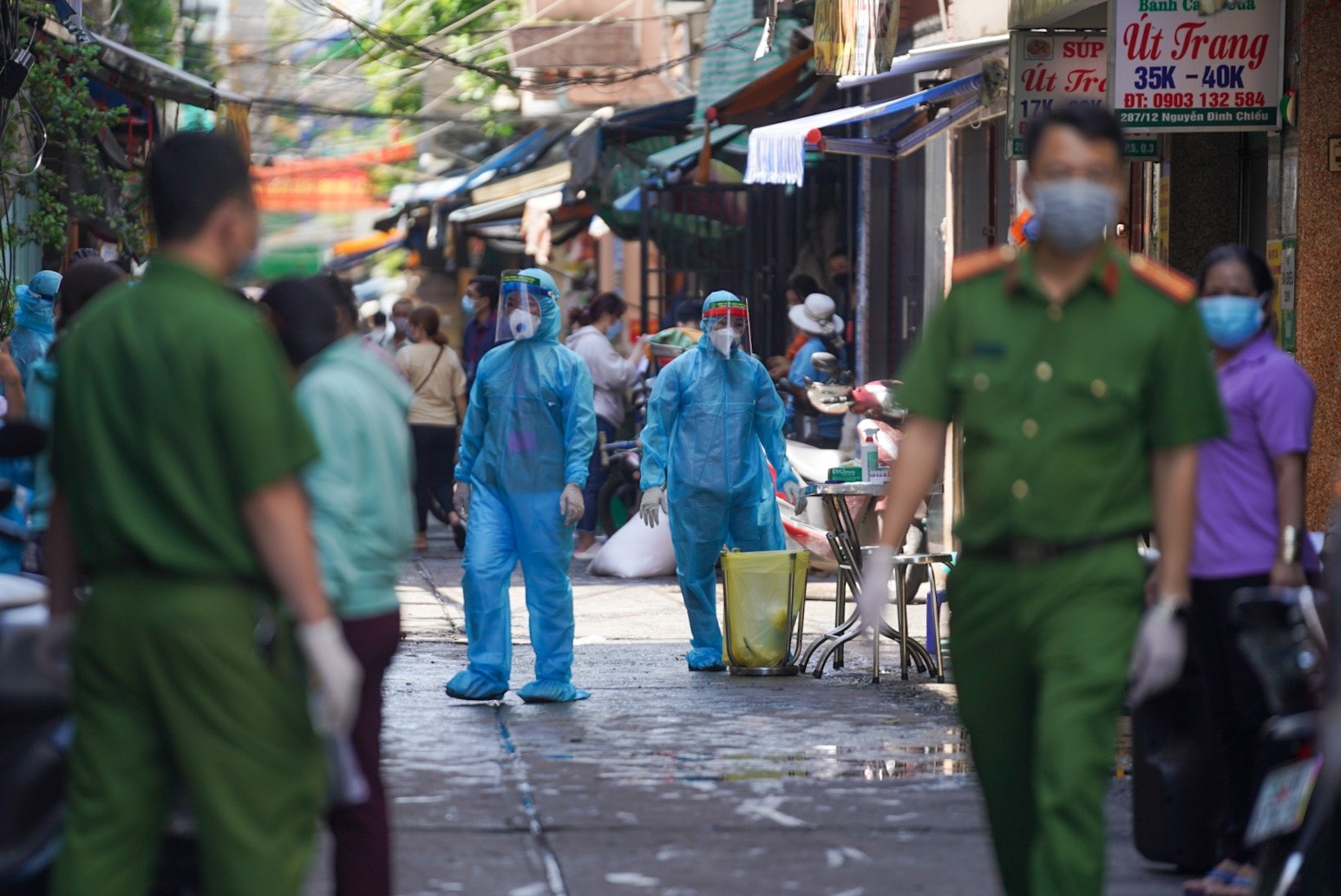 Phong toa duong Nguyen Dinh Chieu anh 2