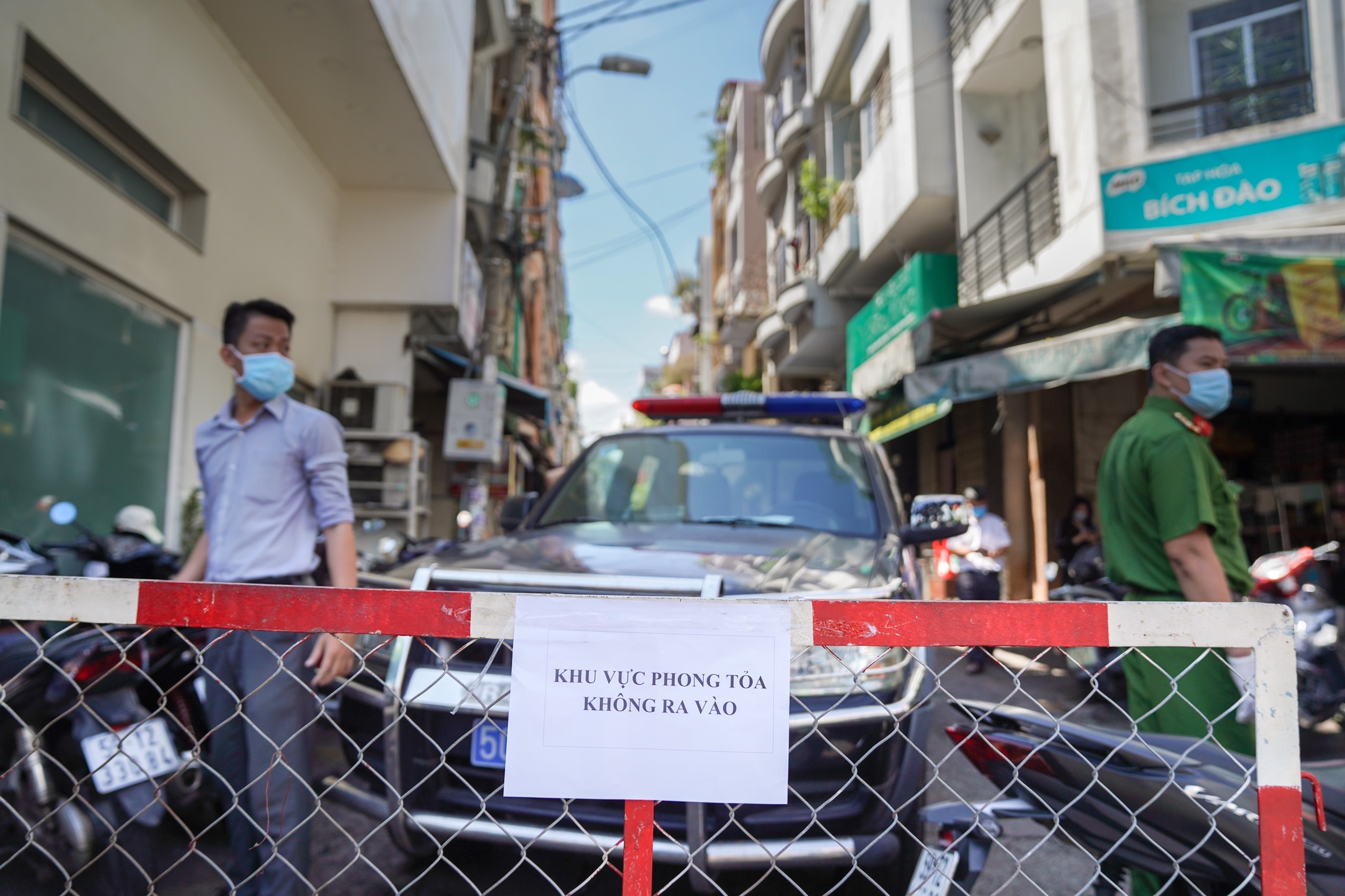 Cac benh nhan Covid-19 o quan 3 tiep xuc 85 nguoi hinh anh