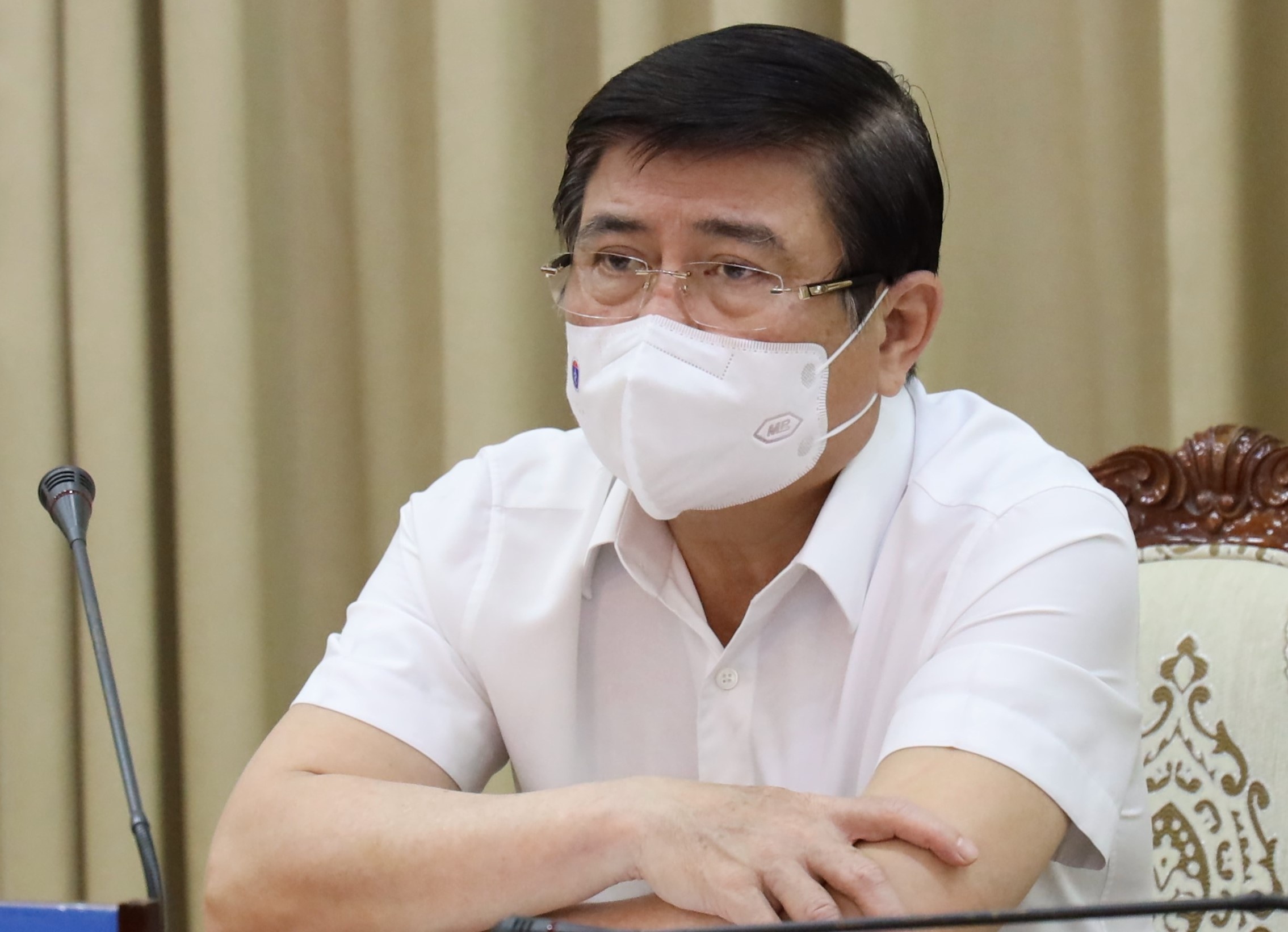 Truy nguon tin gia 'TP.HCM yeu cau nguoi dan khong ra duong' hinh anh