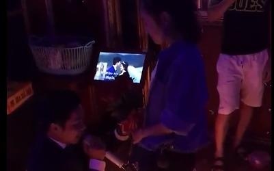 Man cau hon cua chang trai Nghe An hinh anh