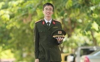 Nam sinh Hoc vien An ninh duy nhat duoc phong ham trung uy hinh anh
