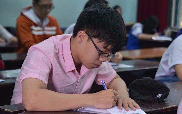 Hoi Toan hoc chua co y kien chinh thuc ve thi trac nghiem hinh anh