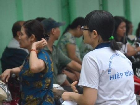 'Con dao vo hinh' cua cha me Viet hinh anh