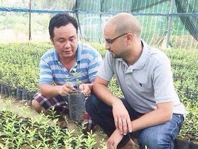 Ay nay voi sinh vien, hieu truong bo truong ve lam vuon hinh anh