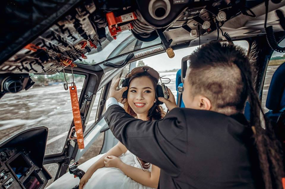 anh cuoi ben truc thang anh 9