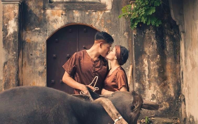 Anh cuoi hoa than nong dan cua doi tre yeu nhau 4 thang hinh anh