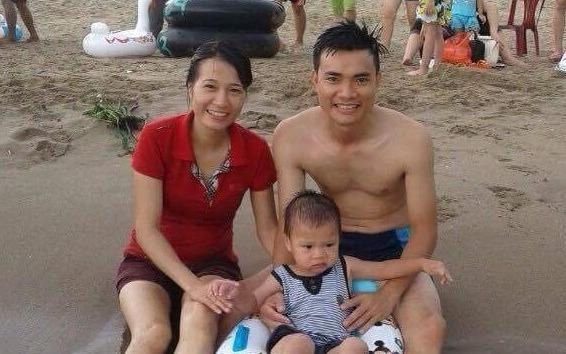 Co giao tre bi chen ngang nguoi quyet cuu con trong bung hinh anh