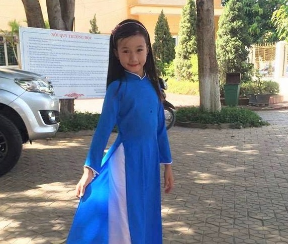 cô bé hát dân ca ảnh 1 co be hat dan ca anh 1