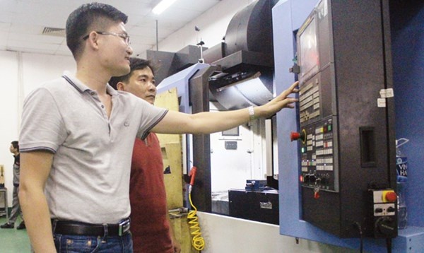 chang ky su tre toi ong chu CNC Tech anh 2