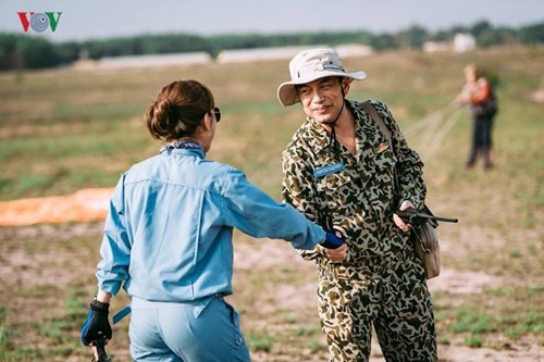 Nữ vận động viên Việt Nam đầu tiên nhảy dù tự do ảnh 13 Nu van dong vien Viet Nam dau tien nhay du tu do anh 13