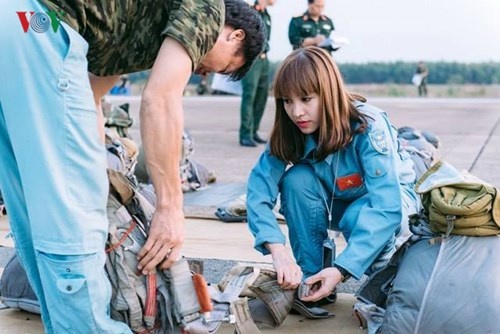 Nữ vận động viên Việt Nam đầu tiên nhảy dù tự do ảnh 4 Nu van dong vien Viet Nam dau tien nhay du tu do anh 4