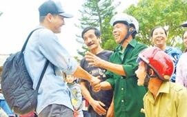 Facebook va he luy: Like dao, comment bay dan hinh anh