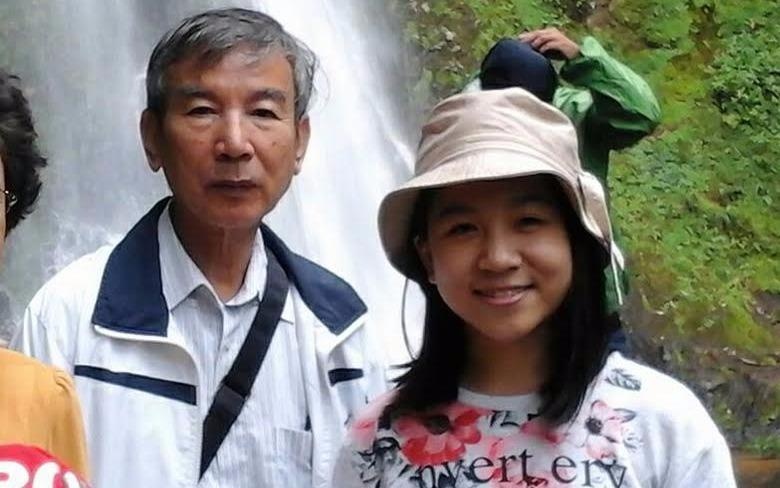 Nu sinh viet bai tho khien dan mang lang nguoi hinh anh