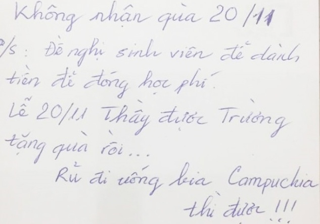 Thay giao de nghi SV de tien mua qua 20/11 dong hoc phi hinh anh